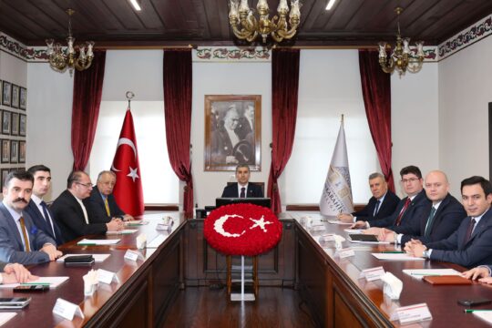 Afyonkarahisar’ın yeni Valisi Dr. Naci Aktaş, göreve başlama töreninin hemen