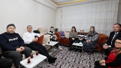Afyonkarahisar’ın yeni Valisi Dr. Naci Aktaş, şehrin mülki amiri olarak