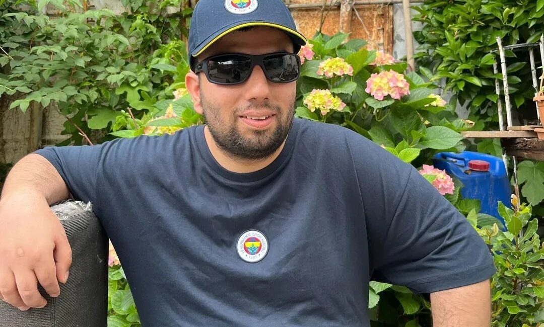 Sosyal medyada "Kadıköy Boğası" lakabıyla tanınan Mustafa Başaran’ın yıllardır "nişanlım"