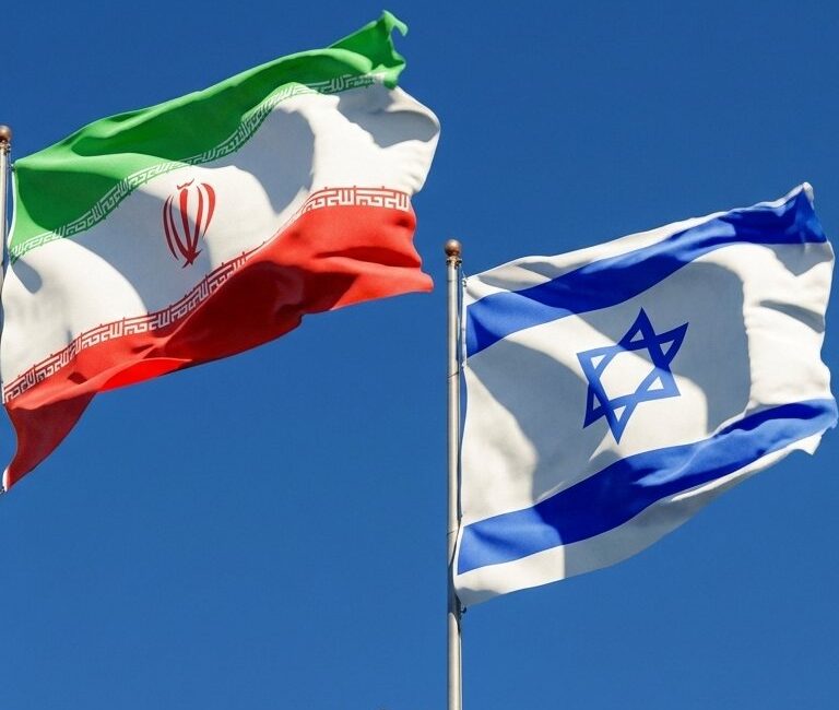 İsrail’in İran’a yönelik hava saldırılarının ardından bölgede tansiyon hızla yükseldi.