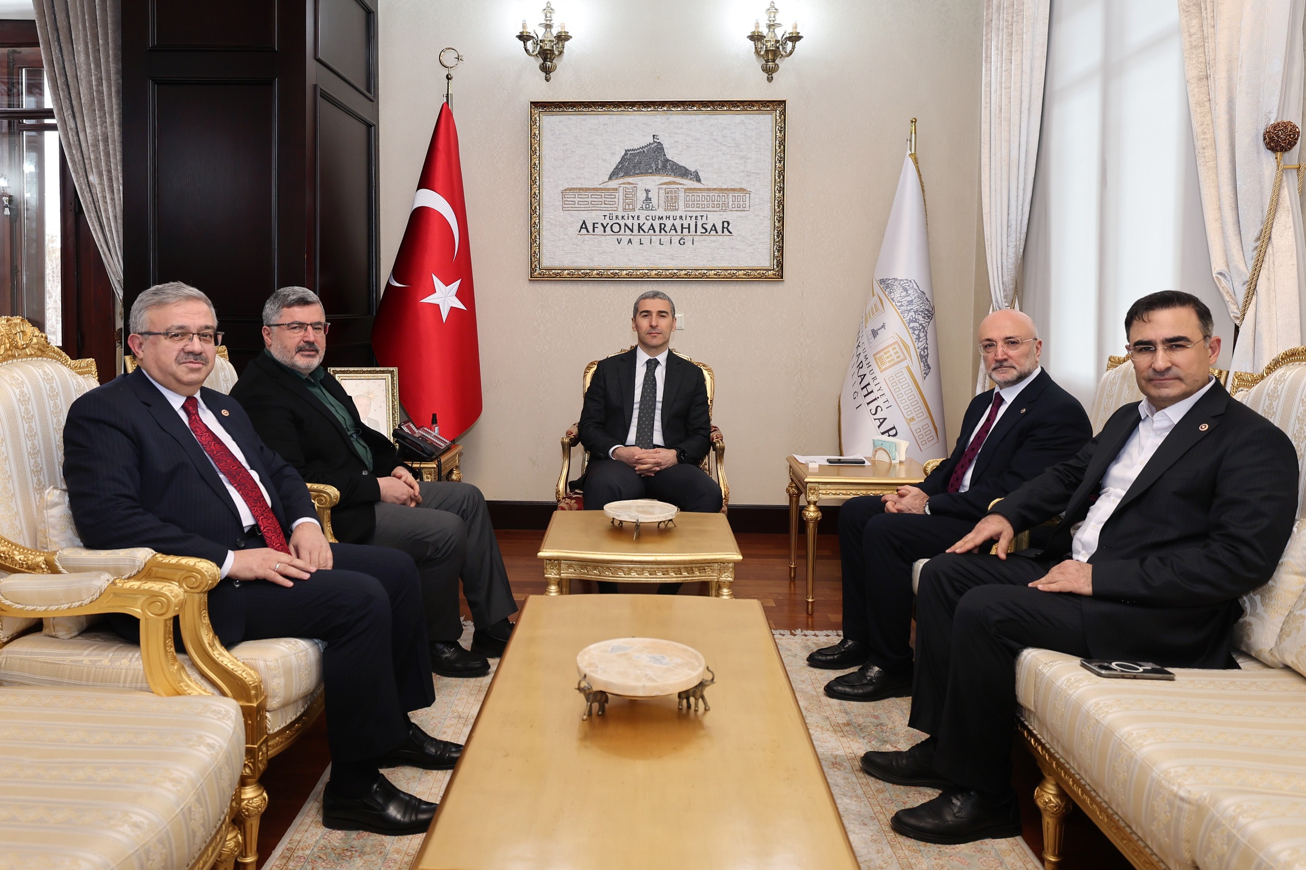 Afyonkarahisar Valiliği görevine  başlayan Dr. Naci Aktaş, kentin siyasi