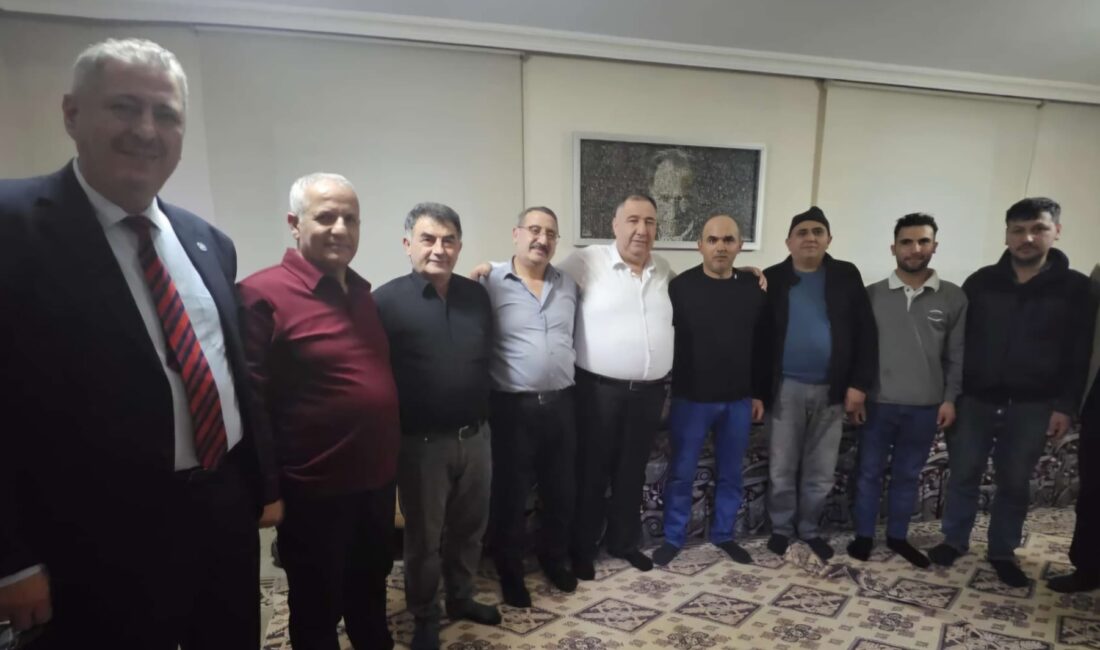 İYİ Parti Afyonkarahisar İl Başkanı Muhammet Mısırlıoğlu ve İl Yönetim