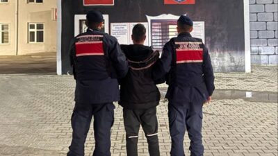 Afyonkarahisar İl Jandarma Komutanlığı ekipleri, aranan şahısların yakalanmasına yönelik yürüttüğü