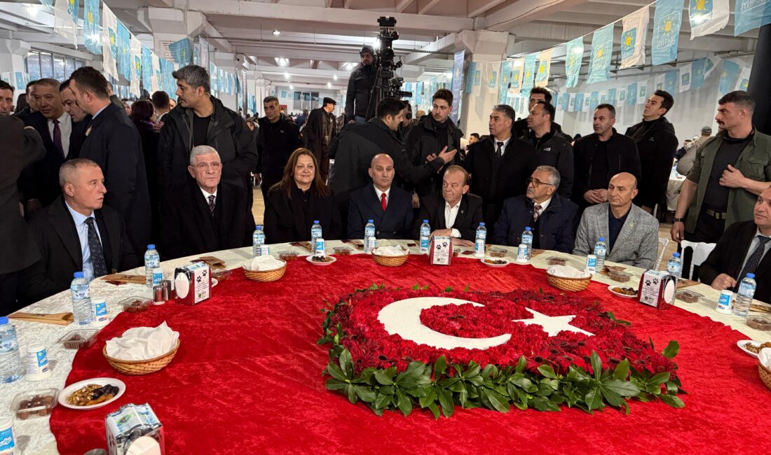 İyi Parti Genel Başkanı Müsavat Dervişoğlu, Afyonkarahisar’da düzenlenen iftar programına