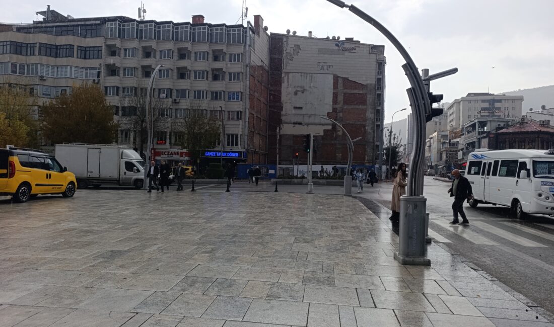 Afyonkarahisar’da önümüzdeki iki gün boyunca rüzgâr ve yağış etkili olacak.