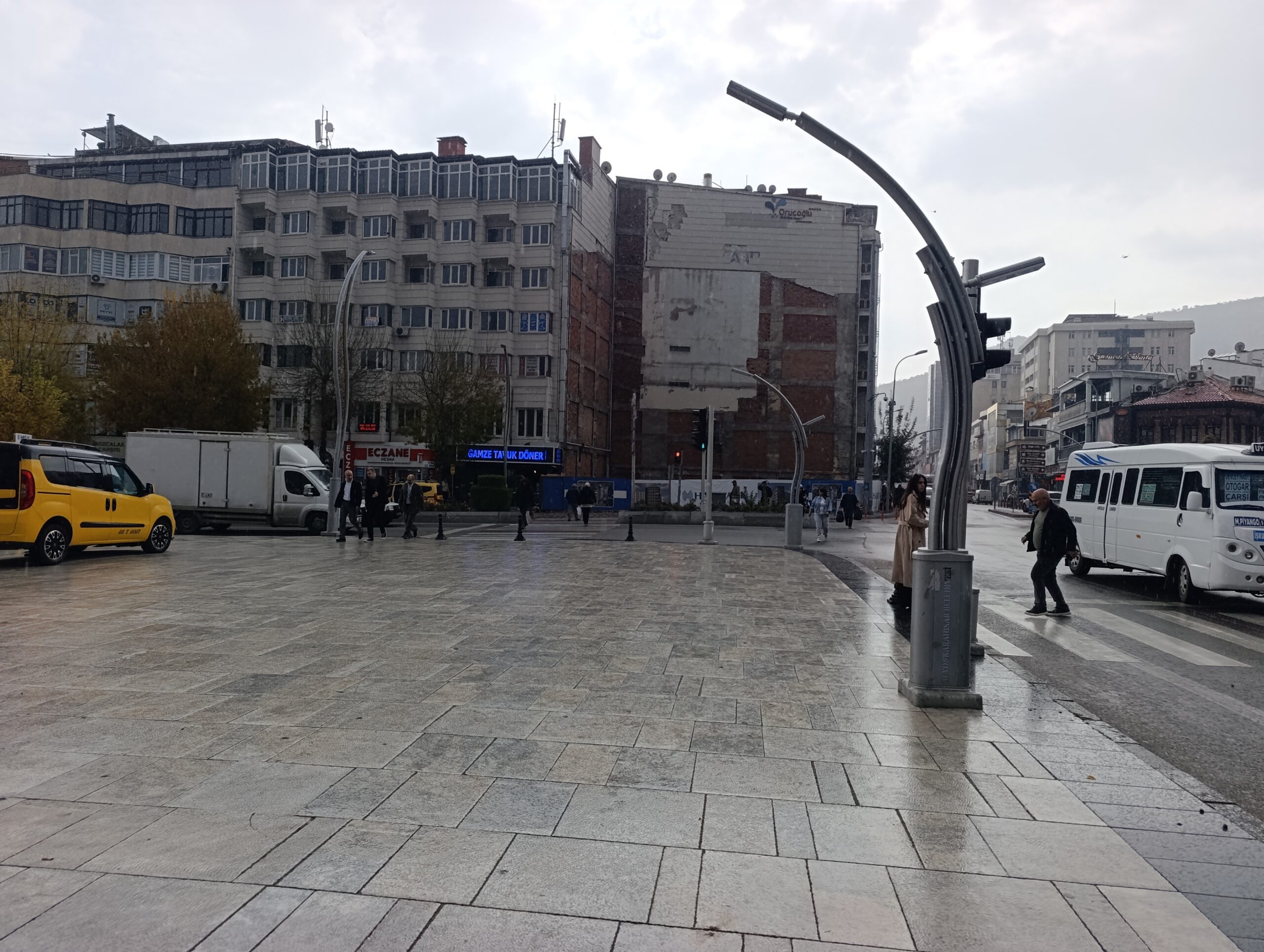 Afyonkarahisar’da önümüzdeki iki gün boyunca rüzgâr ve yağış etkili olacak.