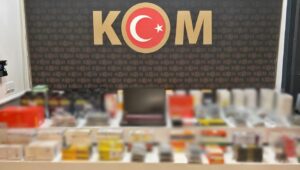 Afyonkarahisar İl Emniyet Müdürlüğü ekipleri, kaçakçılıkla mücadele kapsamında il merkezinde