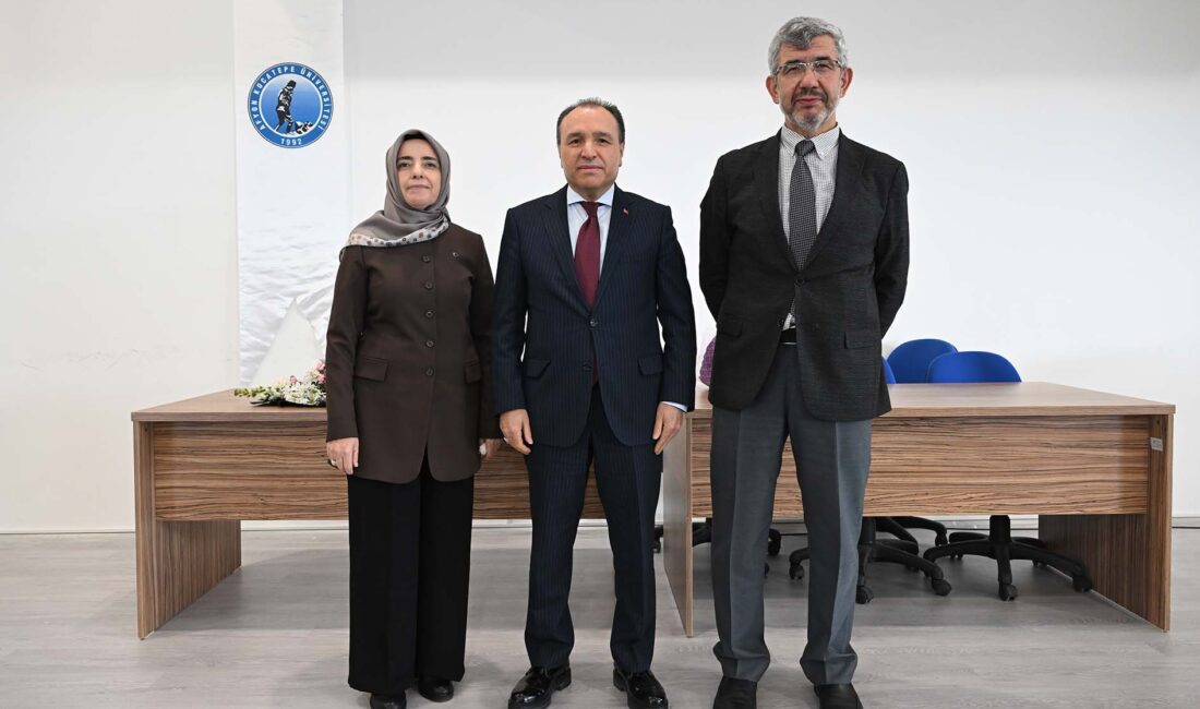 Afyon Kocatepe Üniversitesi (AKÜ) İlahiyat Fakültesi Dekanı Prof. Dr. Mustafa