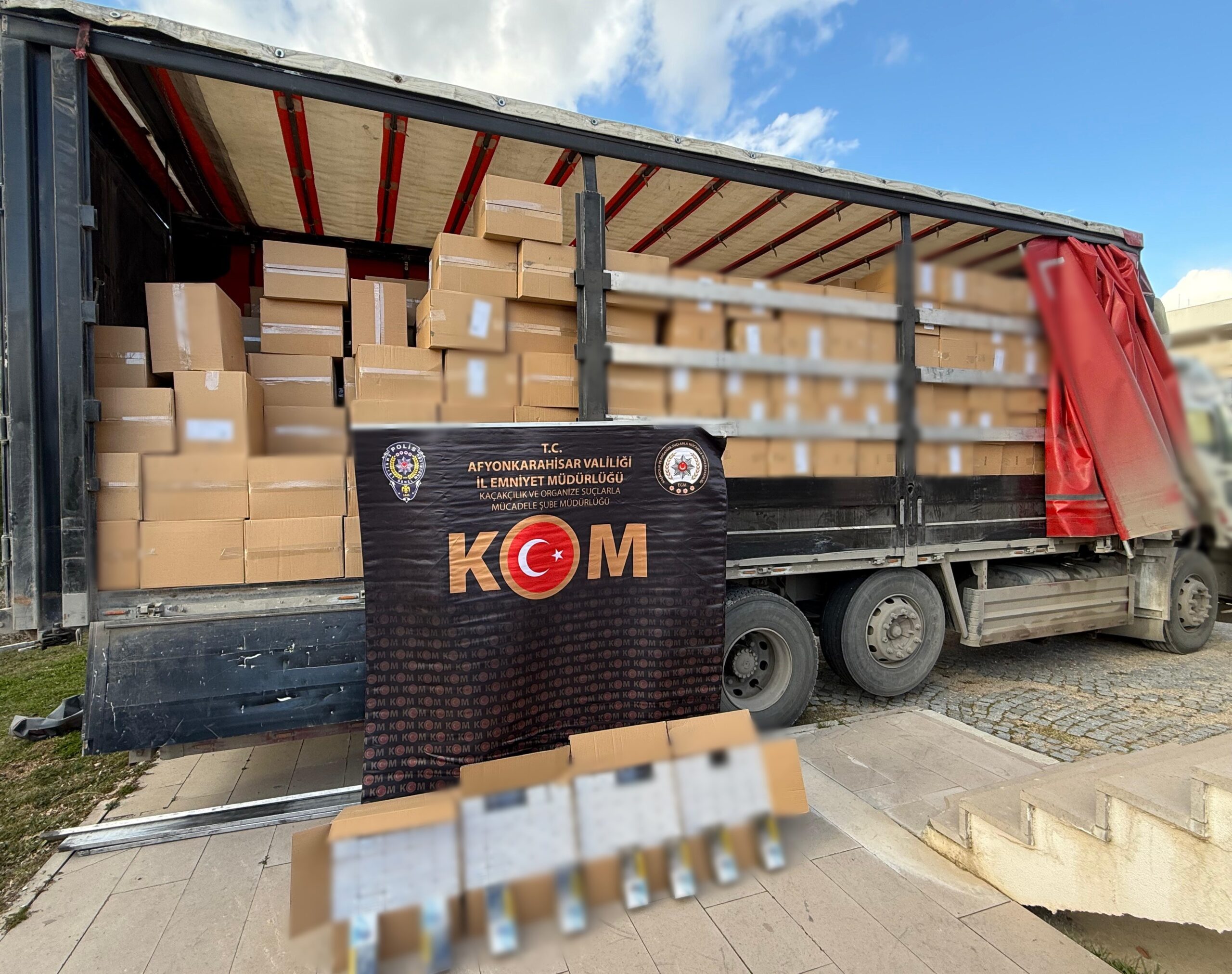 Afyonkarahisar İl Emniyet Müdürlüğü ekiplerince kaçakçılık faaliyetlerinin önlenmesine yönelik yürütülen