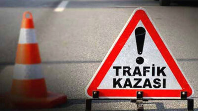 Afyonkarahisar'da kamyon ile kamyonetin çarpışması sonucu meydana gelen trafik kazasında