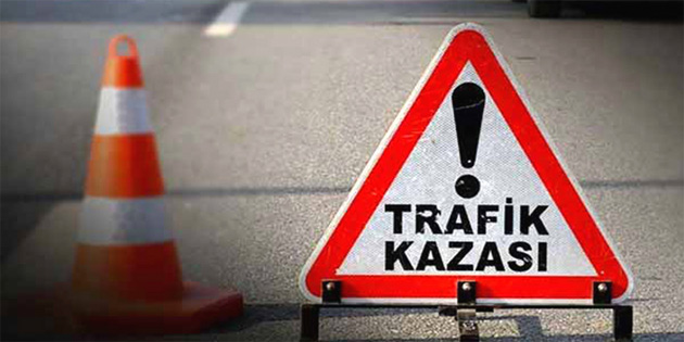 Afyonkarahisar'da kamyon ile kamyonetin çarpışması sonucu meydana gelen trafik kazasında