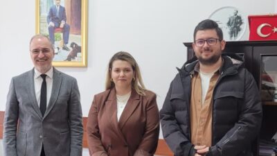 Kanal 3 Gazete 3 Bölge Koordinatörü Berna Türksoy ve muhabir