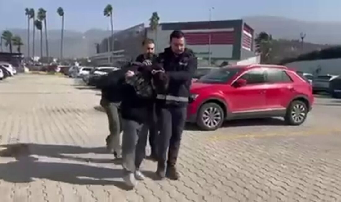 Hatay’da sosyal medya üzerinden kandırdıkları 21 yaşındaki genç kadının kollarını