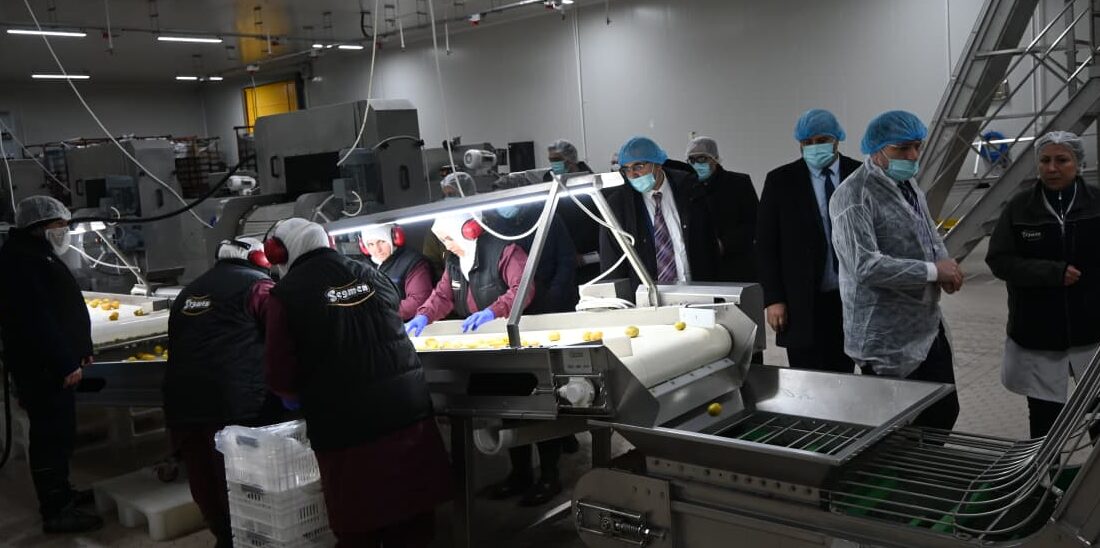 Çay İlçe Kaymakamı Hasan Hüsnü Türker, ilgili kurum müdürleriyle birlikte