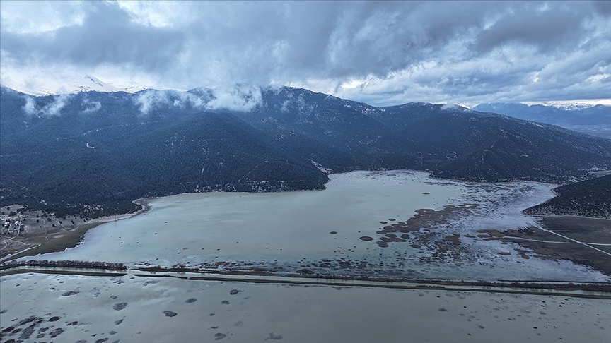 Yaz aylarında kuruyan Antalya'nın Elmalı ilçesindeki Avlan Gölü, kentte son