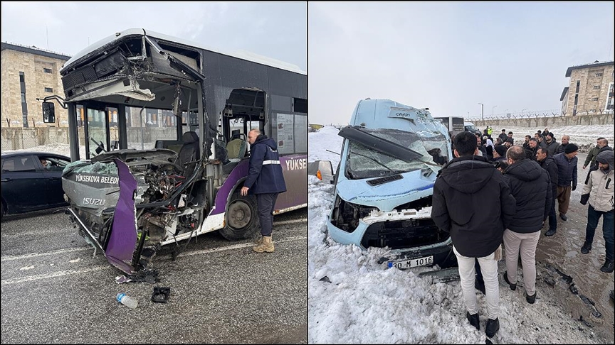 Hakkari'nin Yüksekova ilçesinde halk otobüsü ile toplu taşıma yapan minibüsün