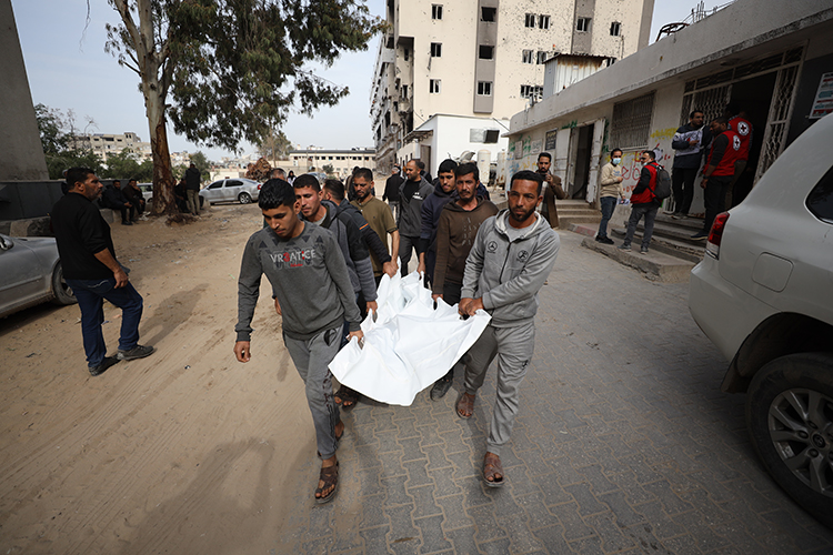 İsrail ordusunun ateşkesi ihlal ederek Gazze Şeridi'nin farklı bölgelerine düzenlediği