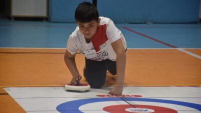 Afyonkarahisar’da düzenlenen Yıldız Erkekler Floor Curling müsabakaları büyük heyecana sahne