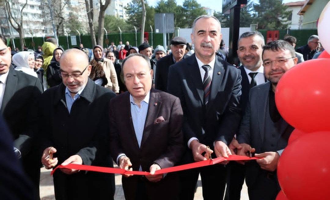 Afyonkarahisar’da hizmete giren yeni turizm işletmesinin açılışında konuşan Afyonkarahisar Ticaret