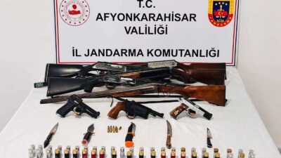 Afyonkarahisar İl Jandarma Komutanlığı ekiplerince Sinanpaşa ilçesine bağlı köylerde gerçekleştirilen