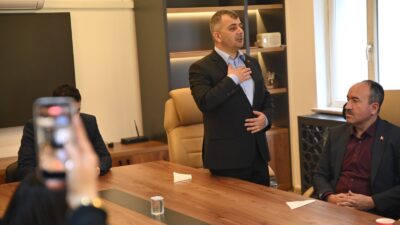 Emirdağ Belediye Başkanı Serkan Koyuncu, Emirdağ Belediyesi Gençlik Meclisi üyeleriyle