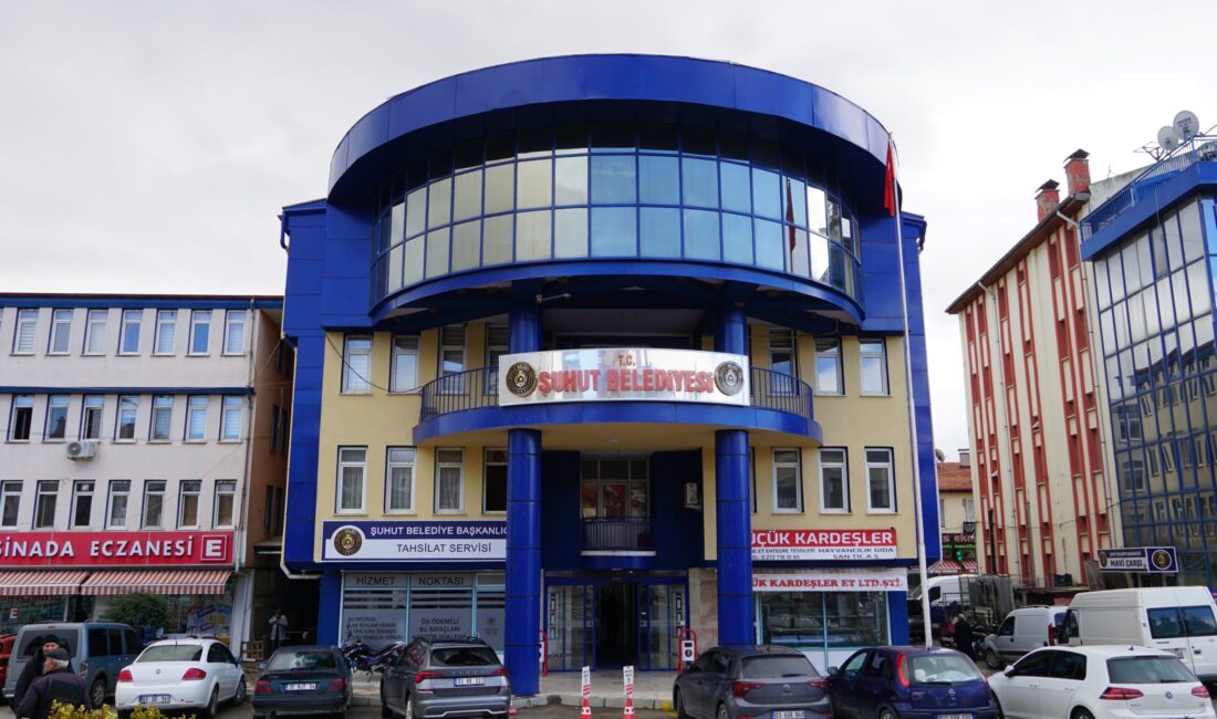 Şuhut Belediyesi’nde çalışan işçilerin maaşları yeniden düzenlendi. En düşük maaş