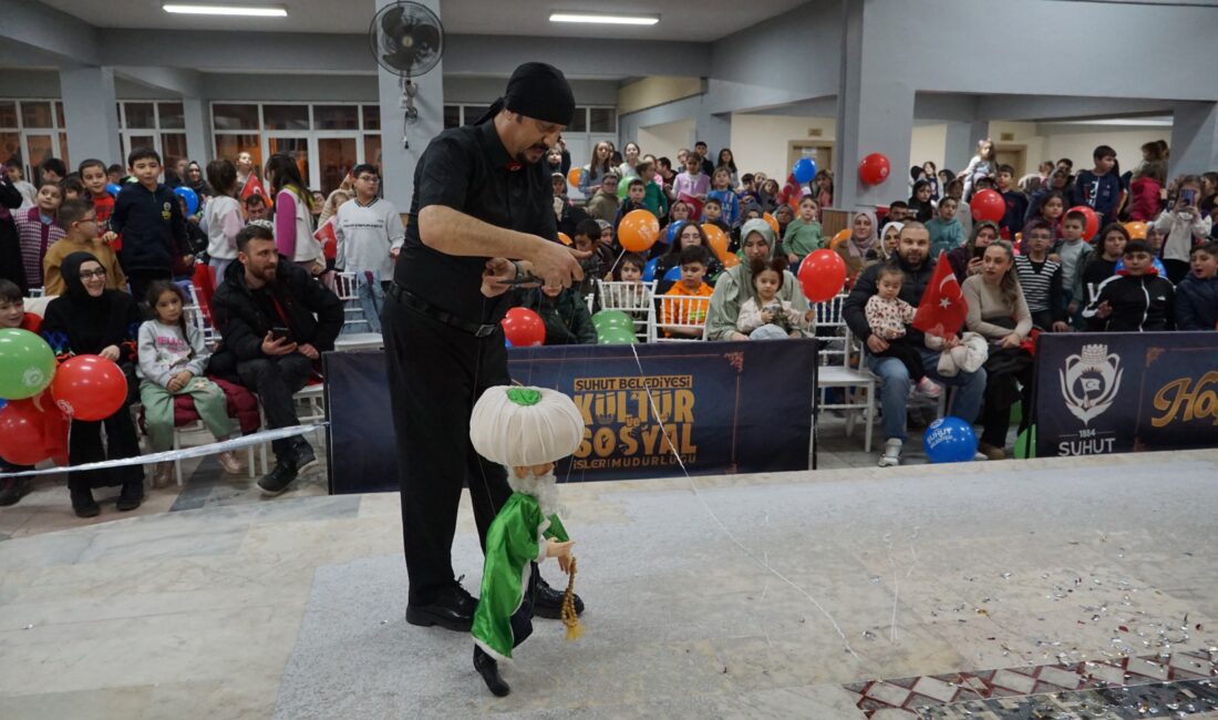 Şuhut’ta düzenlenen 3. Geleneksel Çocuk Şenlikleri çocukların yüzünü güldürdü. Oyunlar
