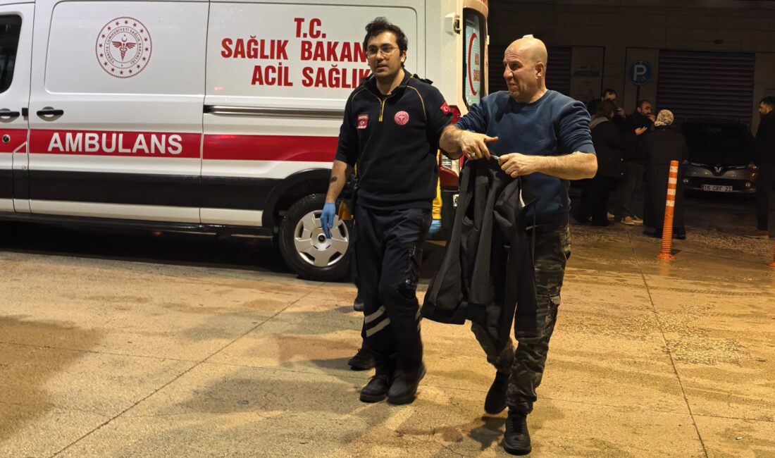 Bursa'da meydana gelen kavgada, arkadaşı tarafından fırça sapıyla darp edilen