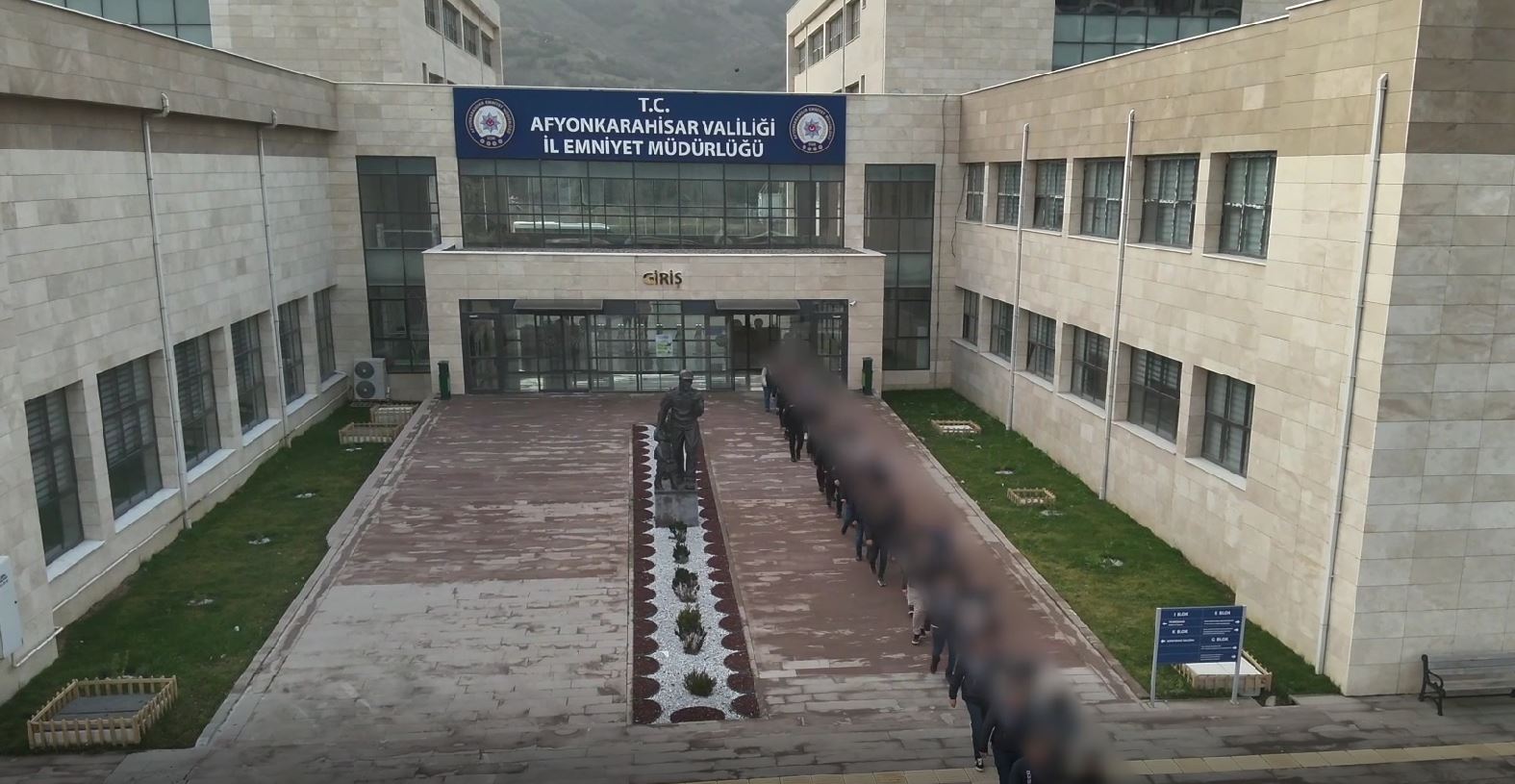 Afyonkarahisar İl Emniyet Müdürlüğü ekiplerince, bilişim sistemleri kullanılarak gerçekleştirilen nitelikli