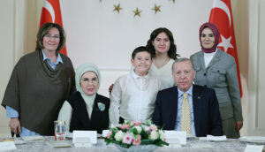 Cumhurbaşkanı Erdoğan, "Terörsüz Türkiye çalışmalarında kayda değer mesafe alındı. Sınırlarımız