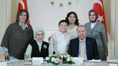 Cumhurbaşkanı Erdoğan, "Terörsüz Türkiye çalışmalarında kayda değer mesafe alındı. Sınırlarımız