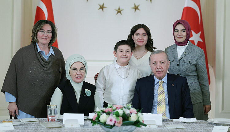 Cumhurbaşkanı Erdoğan, "Terörsüz Türkiye çalışmalarında kayda değer mesafe alındı. Sınırlarımız