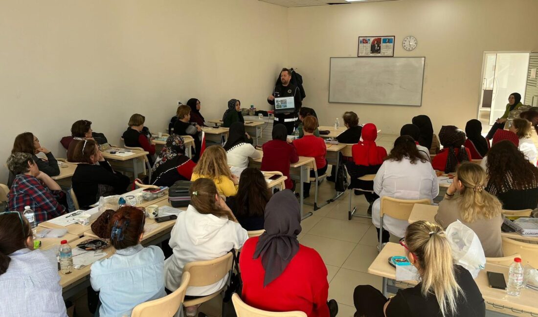 Afyonkarahisar İl Emniyet Müdürlüğü ekipleri, uyuşturucu madde kullanımının önlenmesi ve