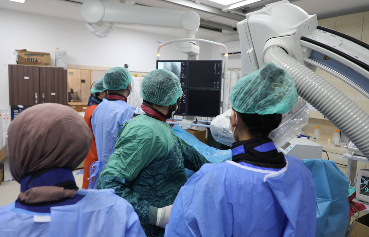 AFSÜ Hastanesi, birçok şehirde yapılamayan kalp pili uygulamaları ile Afyonkarahisar’ın