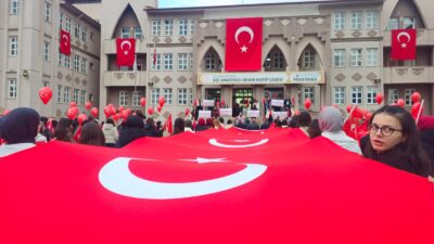 Afyonkarahisar’da yaklaşık iki haftalık yarıyıl tatilinin ardından ders zili, milli