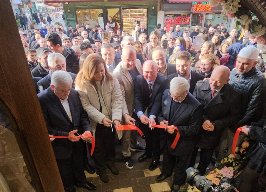 Afyonkarahisar’da 1860 yılından bu yana lezzet geleneğini sürdüren Akkent, kentin