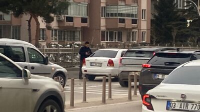 Atatürk Caddesi üzerinde bulunan Rauf Denktaş Alt Geçidi'nde öğle saatlerinde