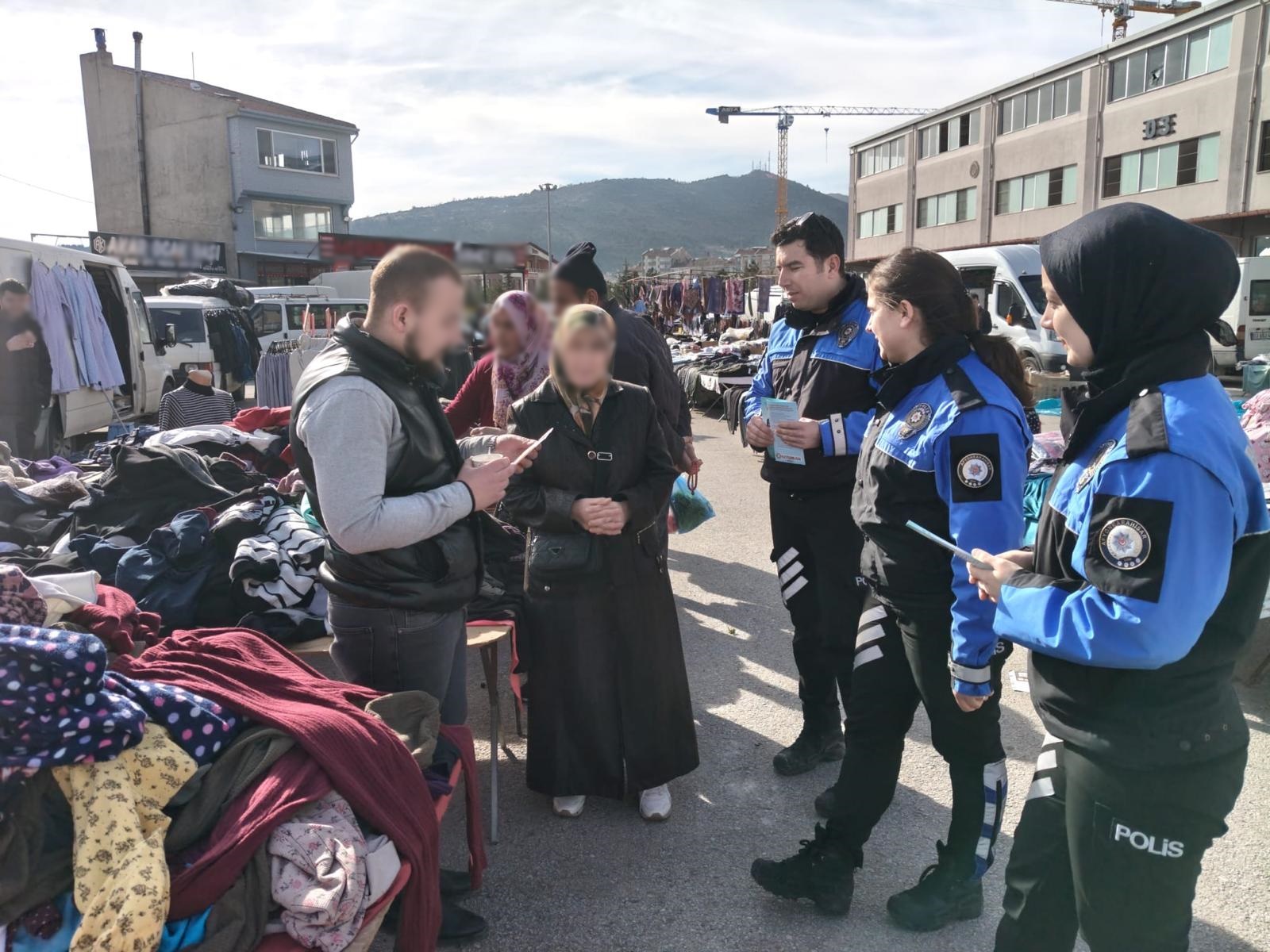 Afyonkarahisar İl Emniyet Müdürlüğü, toplum destekli kolluk faaliyetleri kapsamında pazar