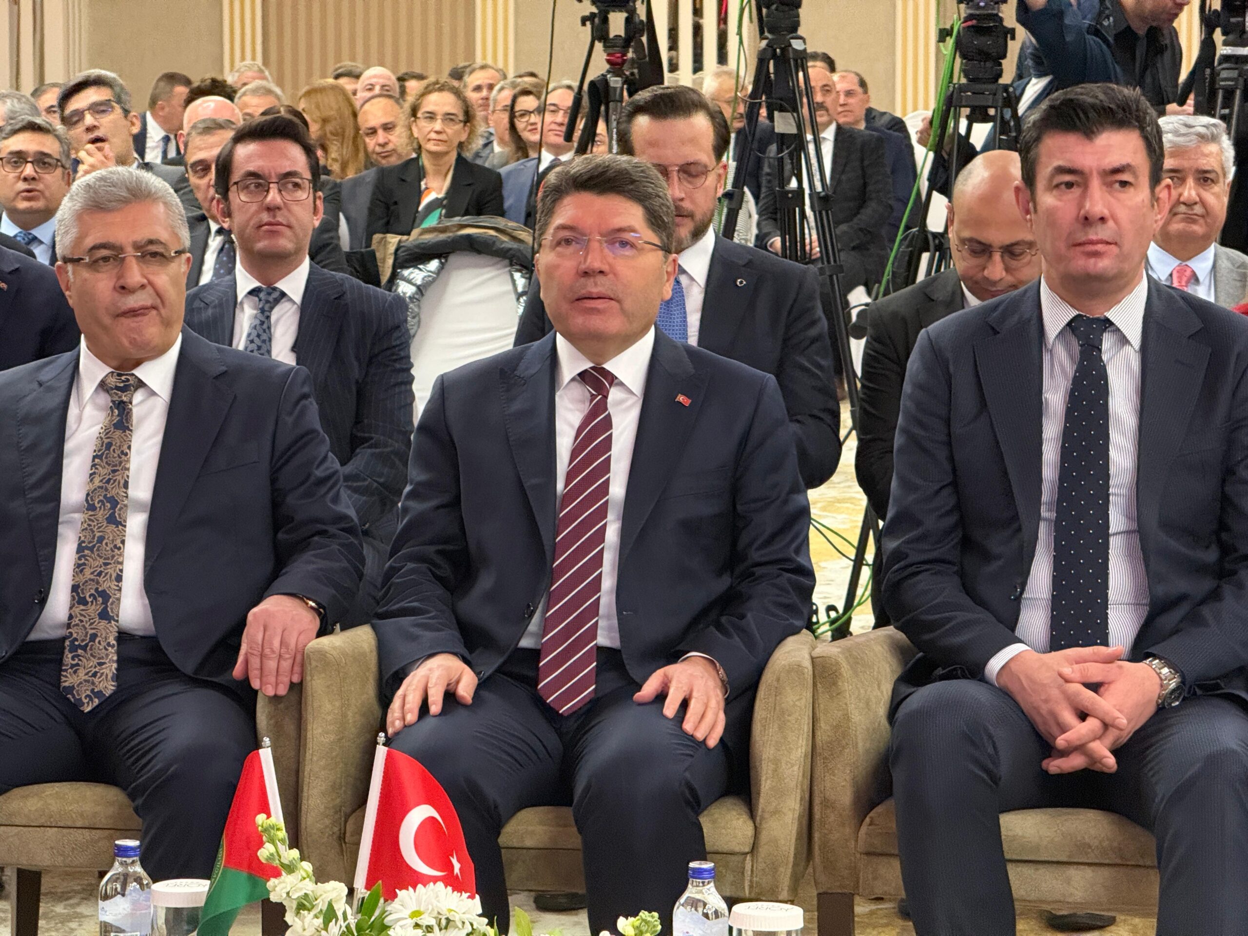 Adalet Bakanı Yılmaz Tunç, Afyonkarahisar’da düzenlenen Adalet Bakanlığı ile Yargıtay