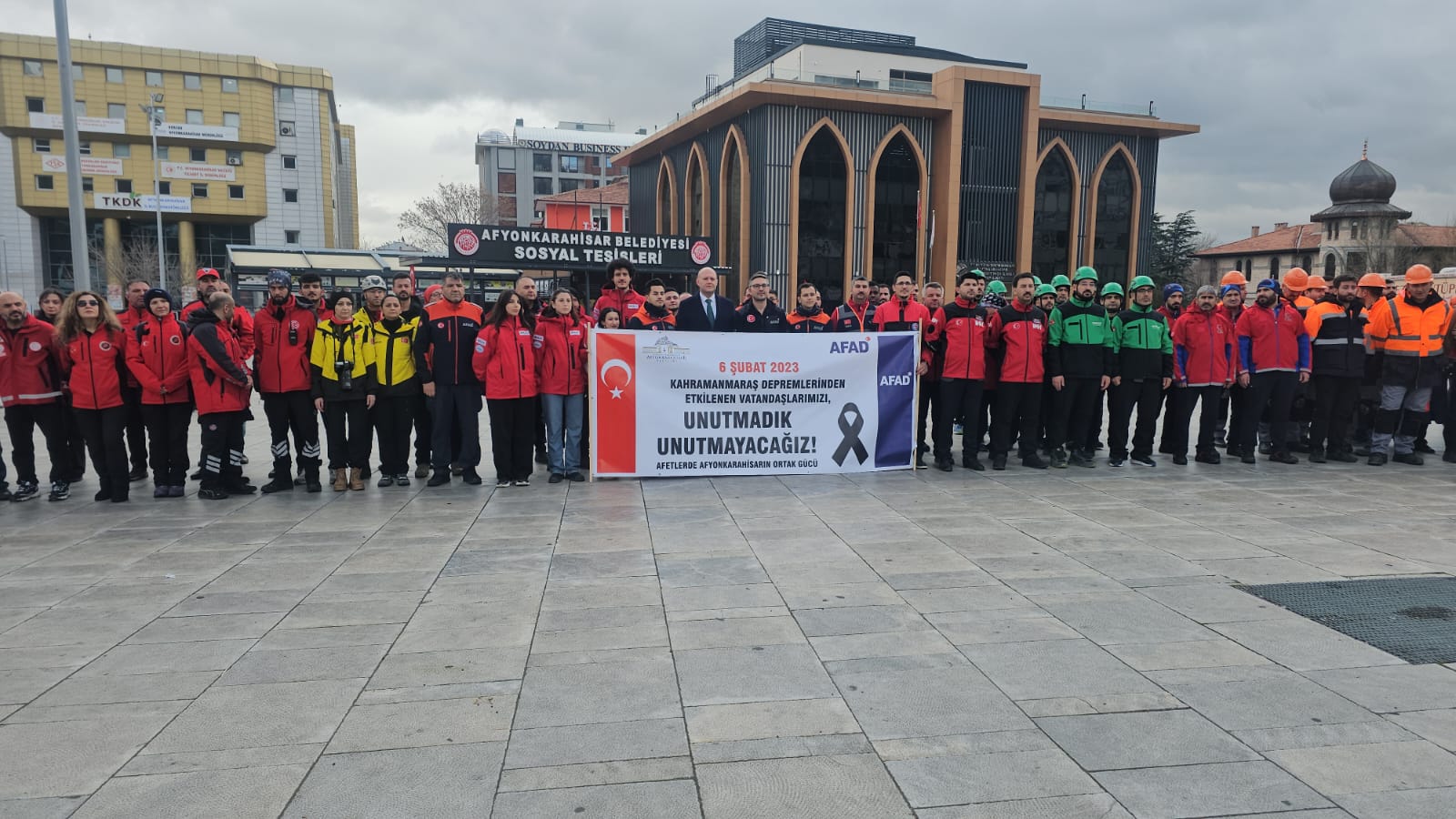 Afyonkarahisar’da, 11 ili sarsan ve "asrın felaketi" olarak nitelendirilen 6