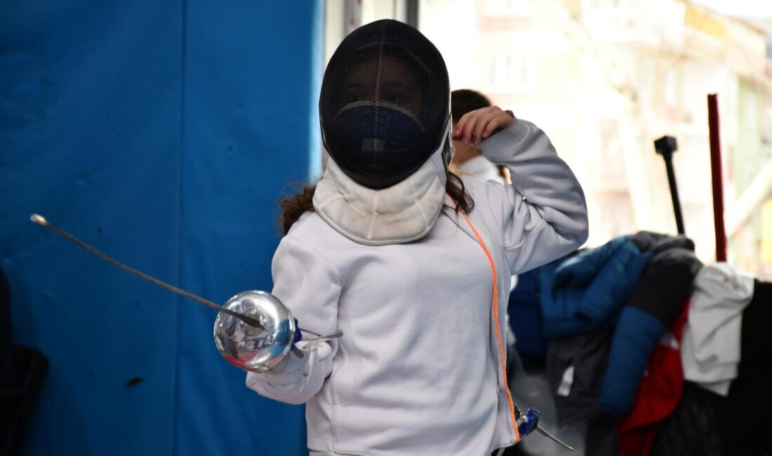 Afyonkarahisar’da okul sporları faaliyetleri kapsamında düzenlenen eskrim müsabakaları, Prof. Dr.
