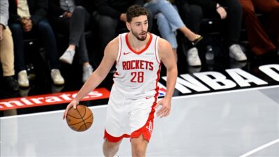 Amerikan Basketbol Ligi'nde (NBA) Houston Rockets forması giyen Alperen Şengün,