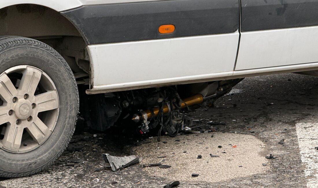 Afyonkarahisar'da meydana gelen kaza sonrası motosiklet sürücüsü yaşamını yitirdi. 