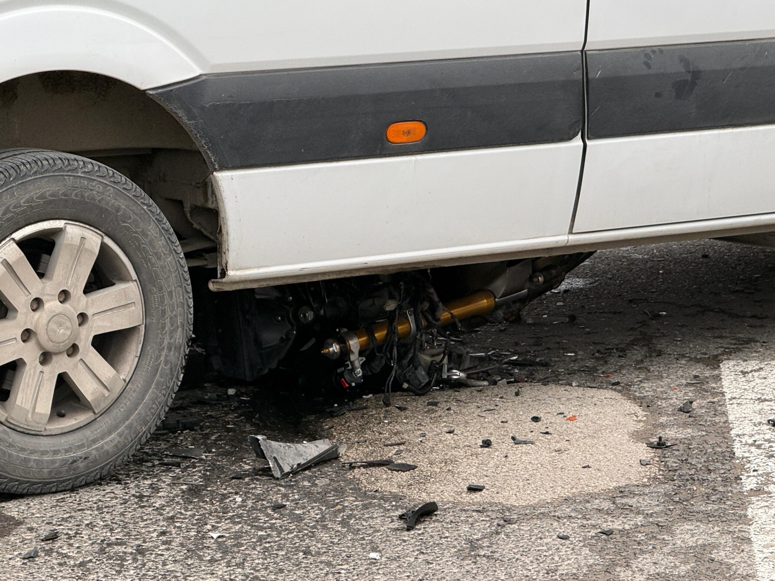 Afyonkarahisar'da meydana gelen kaza sonrası motosiklet sürücüsü yaşamını yitirdi. 