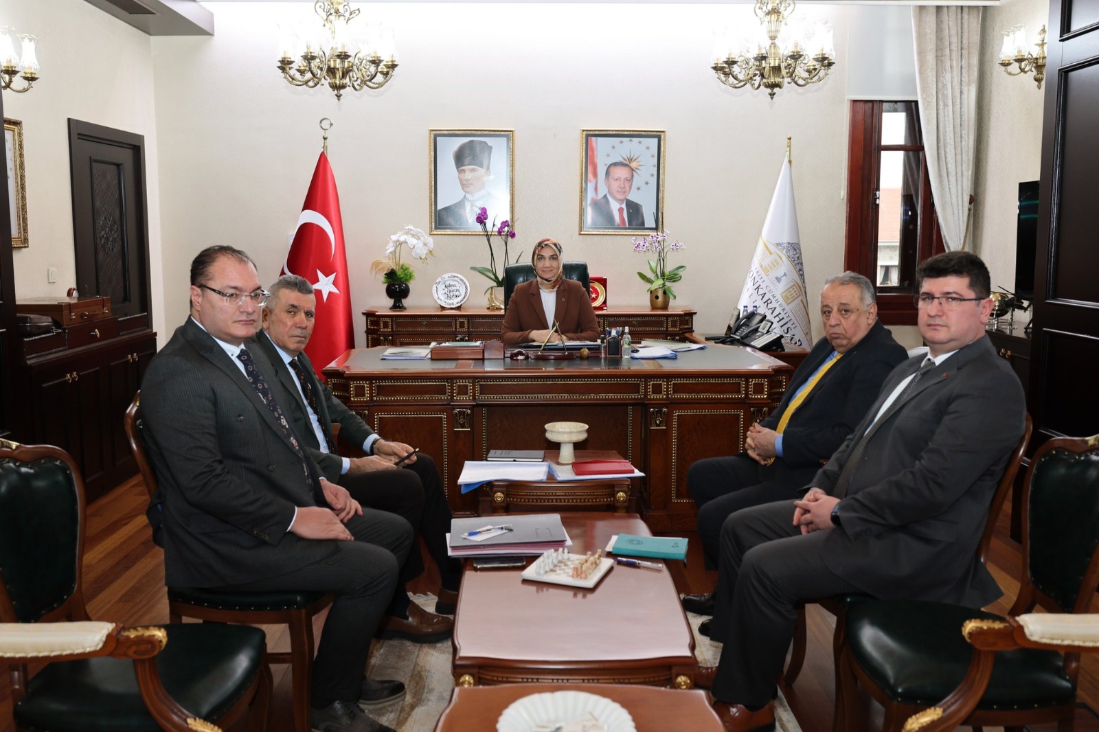 Vali Doç. Dr. Kübra Güran Yiğitbaşı başkanlığında düzenlenen toplantıya vali