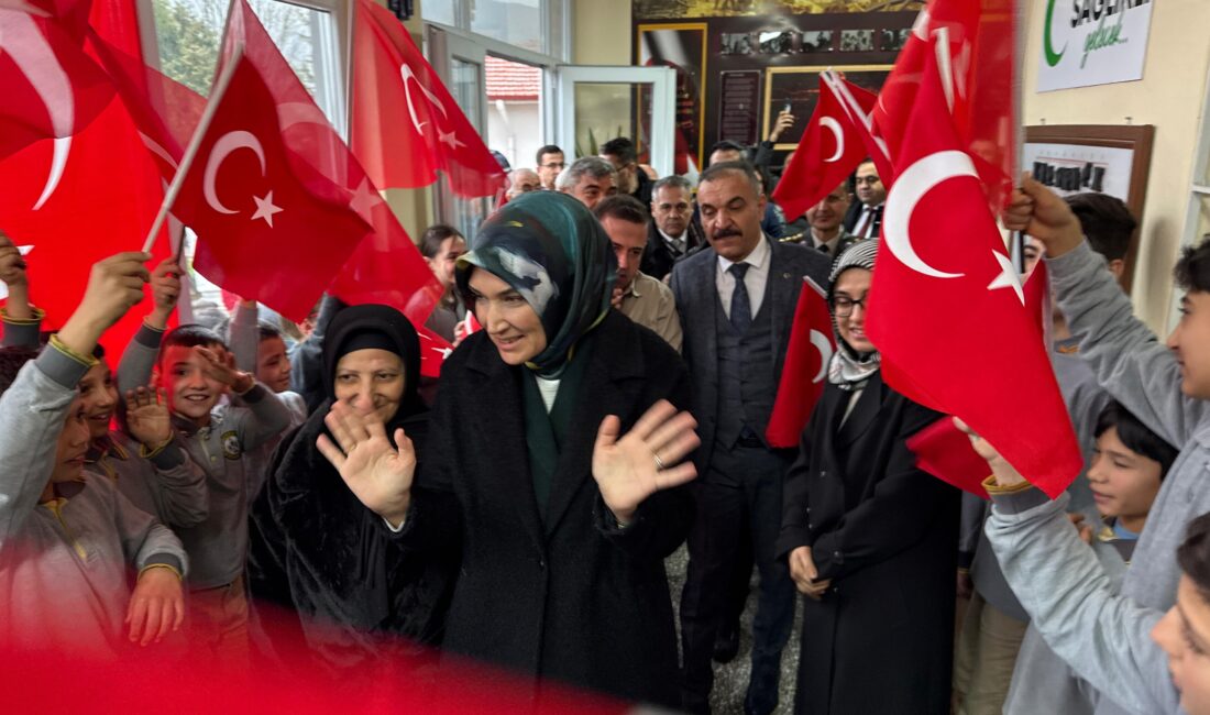 Afyonkarahisar Valisi Doç. Dr. Kübra Güran Yiğitbaşı’nın yanı sıra kurum