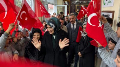 Afyonkarahisar Valisi Doç. Dr. Kübra Güran Yiğitbaşı’nın yanı sıra kurum