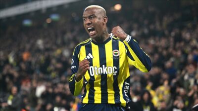 Fenerbahçe'nin Brezilyalı hücum oyuncusu Anderson Talisca, gol yollarındaki performansıyla dikkati