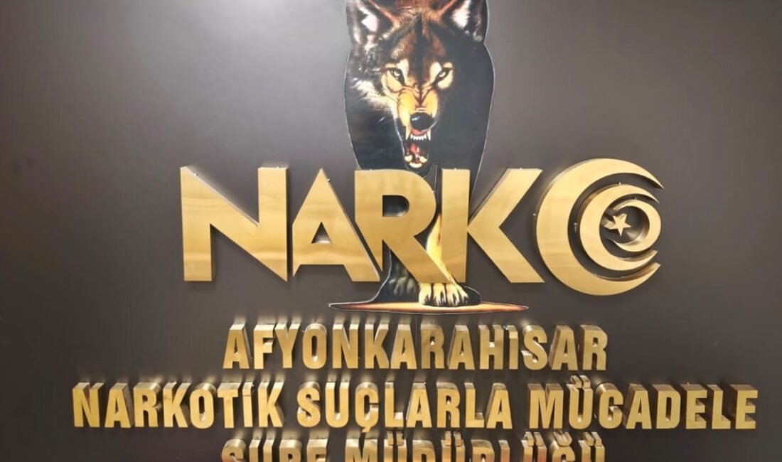 Afyonkarahisar İl Emniyet Müdürlüğü ekipleri, sokak satıcılarına yönelik yürüttüğü titiz