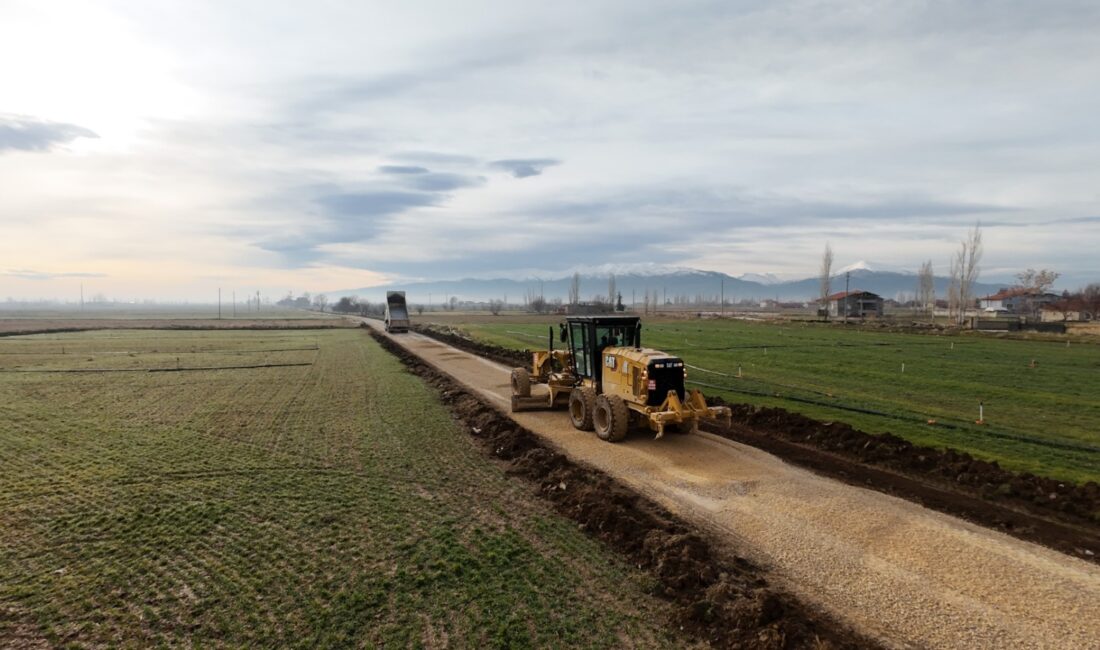Bolvadin Belediyesi, ilçedeki tarımsal üretimi desteklemek ve çiftçilerin ulaşımını kolaylaştırmak